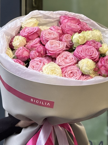 Монобукет из кустовых роз №200