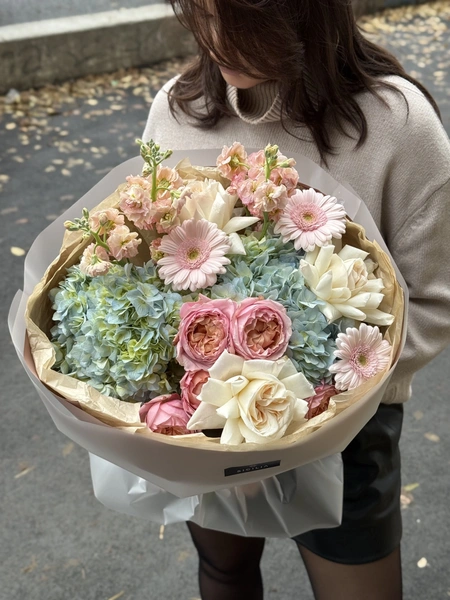 Авторский букет цветов №105