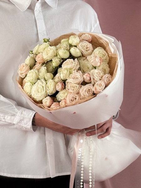 Монобукет из кустовых роз №250